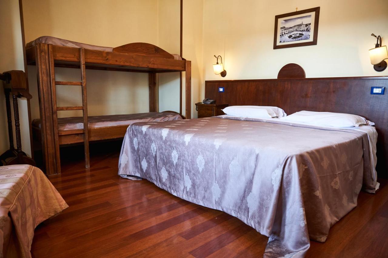 אברסה Hotel Max מראה חיצוני תמונה