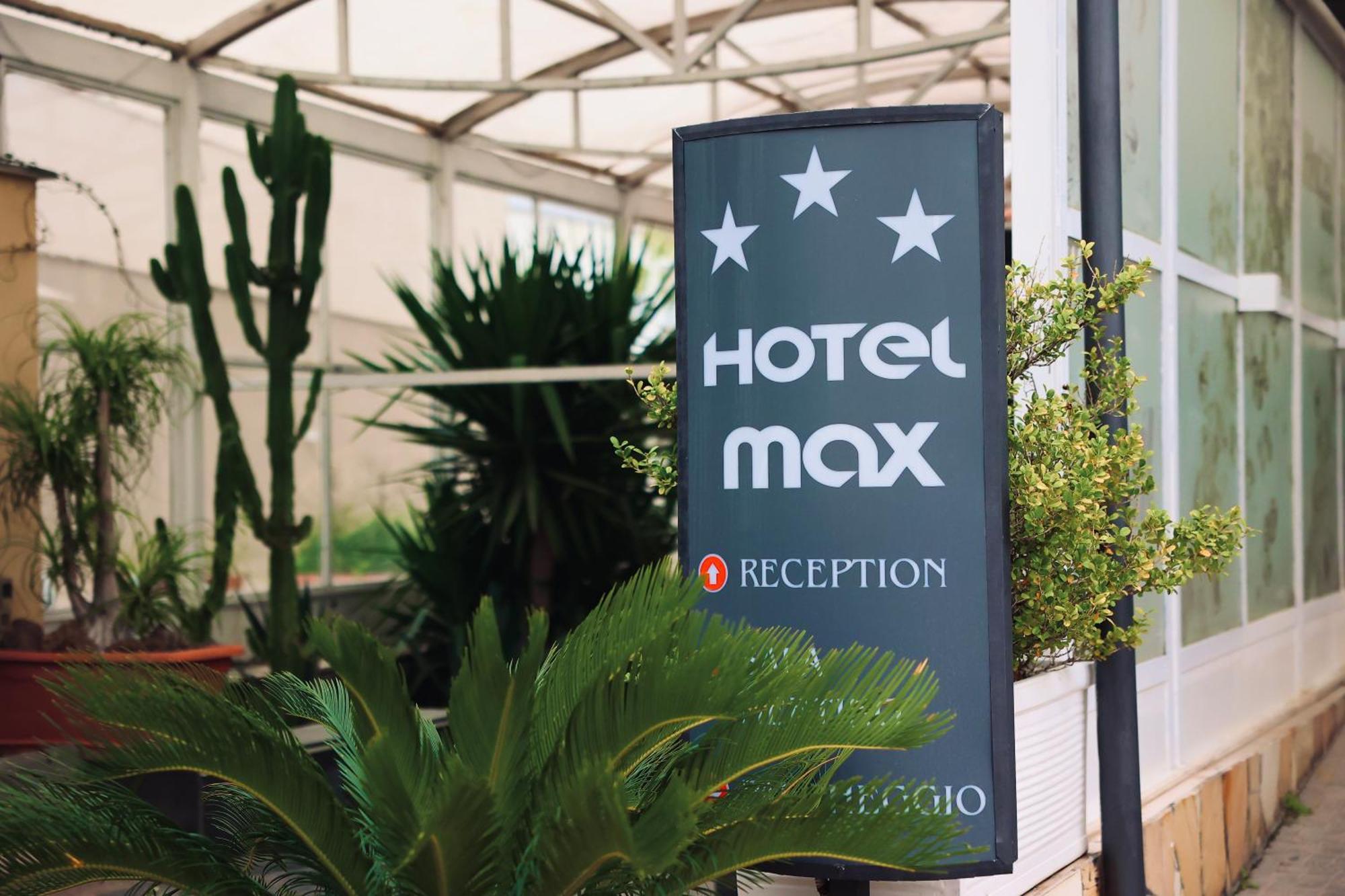 אברסה Hotel Max מראה חיצוני תמונה