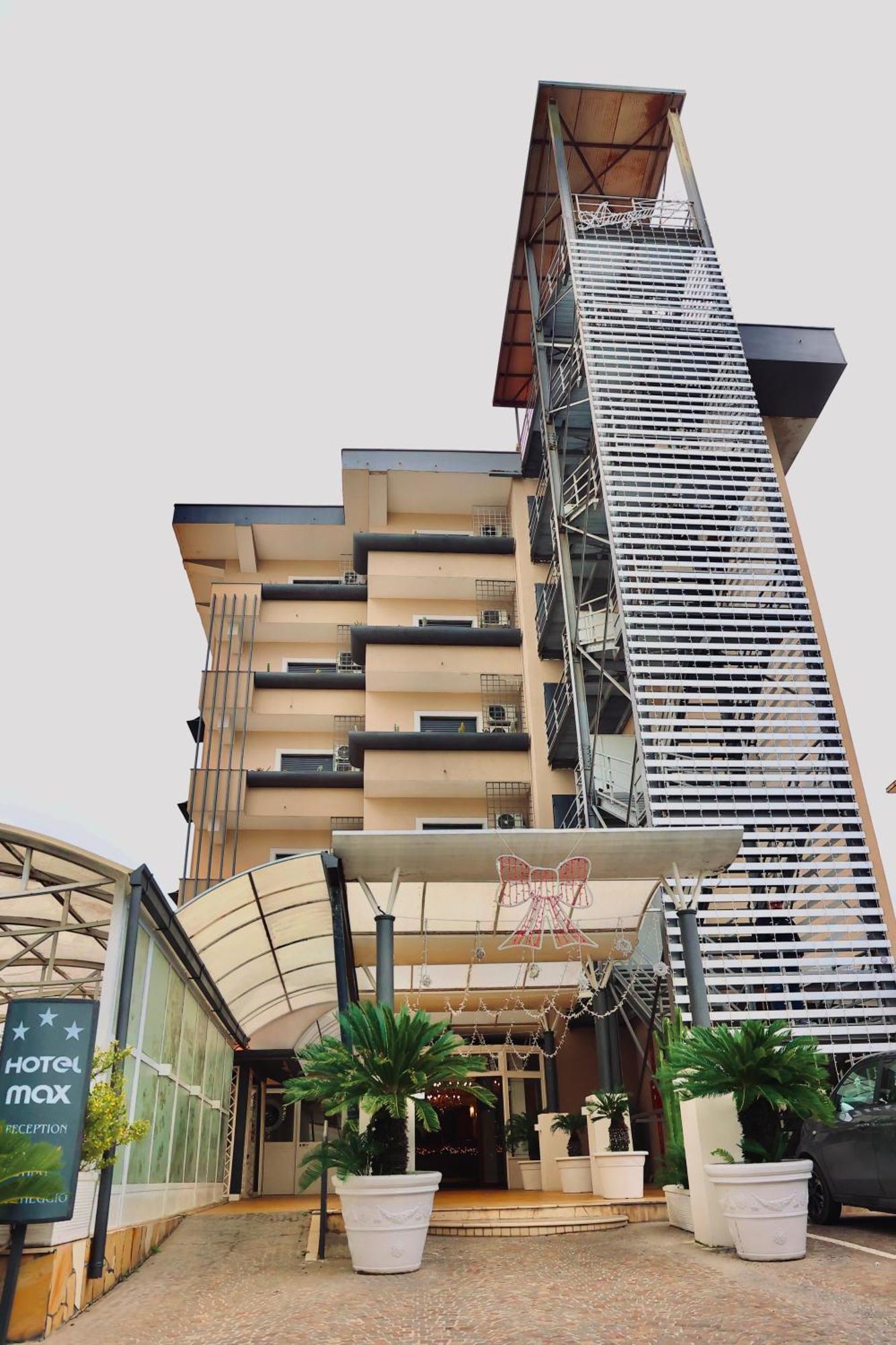 אברסה Hotel Max מראה חיצוני תמונה