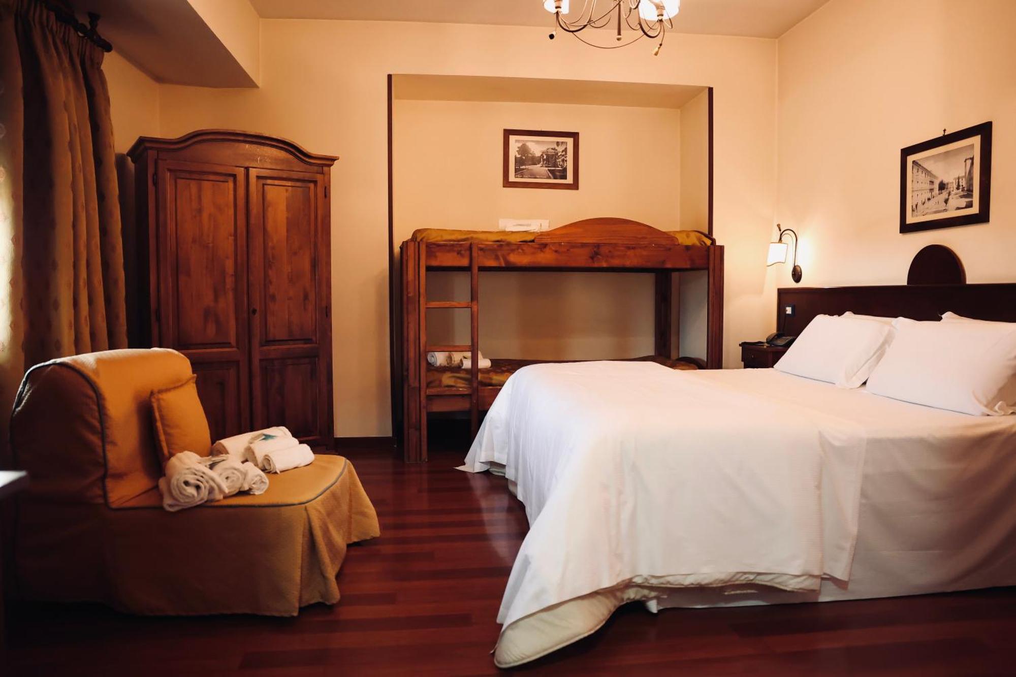 אברסה Hotel Max מראה חיצוני תמונה