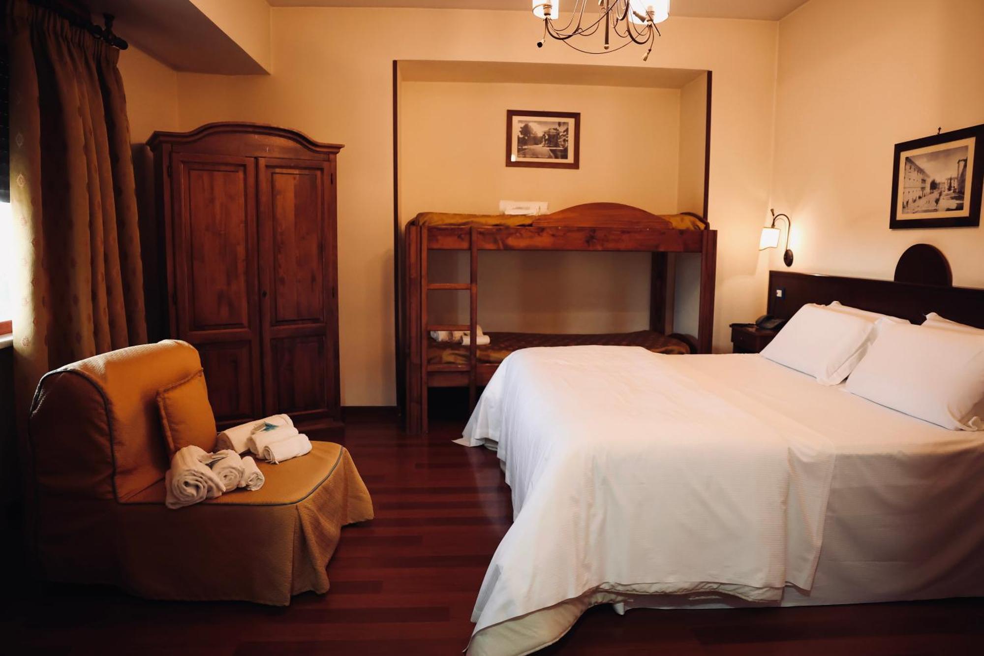 אברסה Hotel Max מראה חיצוני תמונה