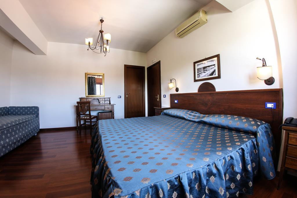 אברסה Hotel Max מראה חיצוני תמונה