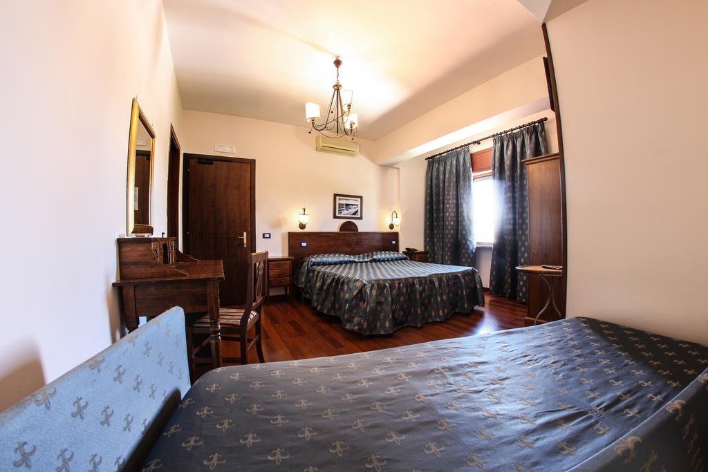אברסה Hotel Max מראה חיצוני תמונה