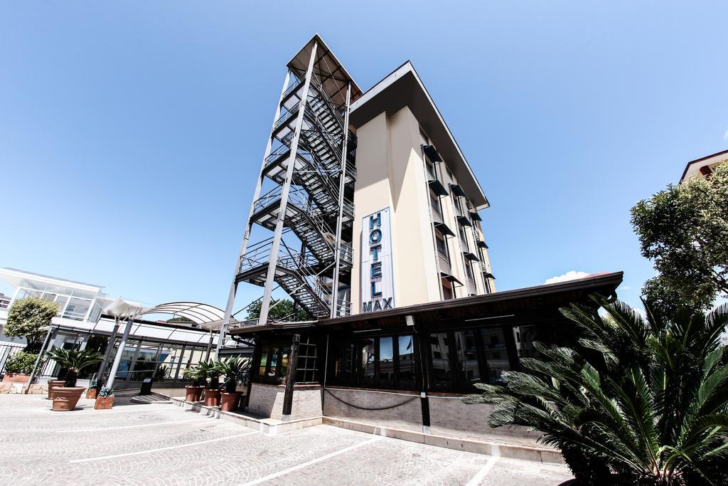 אברסה Hotel Max מראה חיצוני תמונה