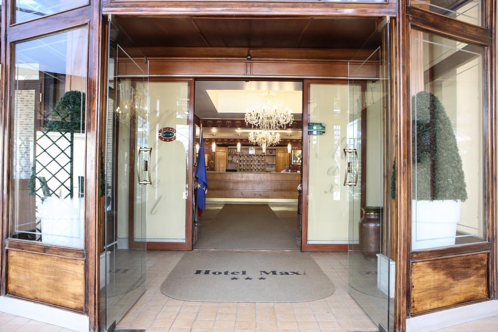 אברסה Hotel Max מראה חיצוני תמונה