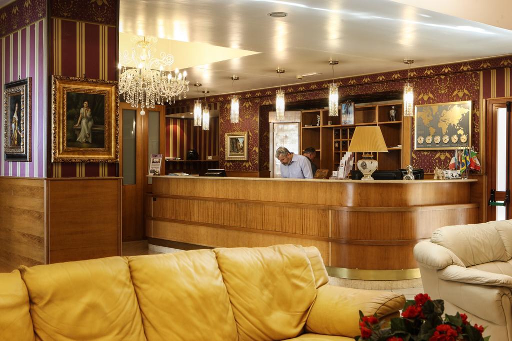 אברסה Hotel Max מראה חיצוני תמונה