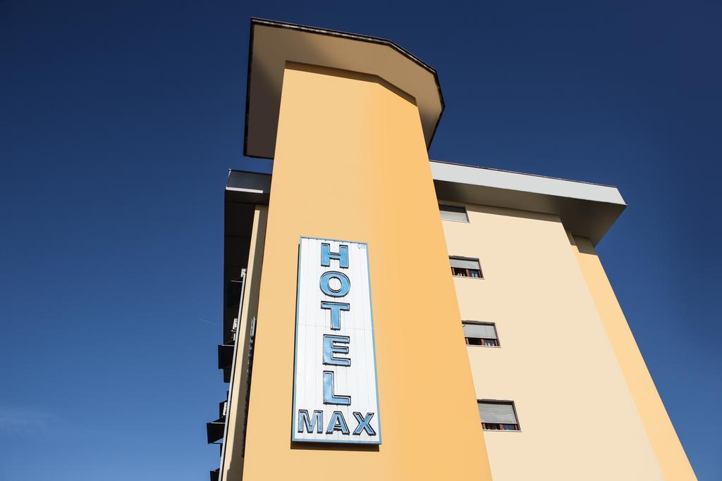 אברסה Hotel Max מראה חיצוני תמונה
